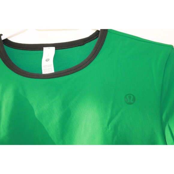 Lululemon Cropped Short Sleeve Green - built in bra - size L - Picture 5 of 7